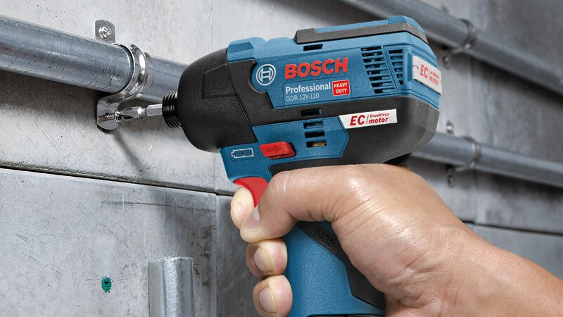 Sức mạnh trong lòng bàn tay: Máy vặn vít dùng pin tiện ích từ Bosch