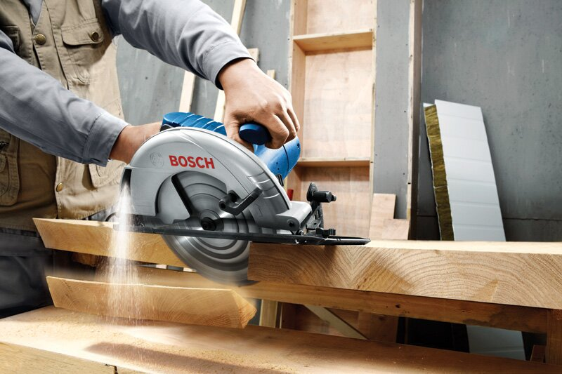 Bứt Phá Mọi Giới Hạn: Đừng Bỏ Lỡ Sức Mạnh "Turbo" Của Máy Cưa Đĩa Cầm Tay Bosch GKS 235 turbo (kèm phụ kiện)!