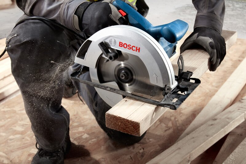 Giải Pháp Cắt Gỗ Hoàn Hảo: Tại Sao Máy Cưa Đĩa Gỗ Bosch GKS 130 (184mm) Là Sự Lựa Chọn Không Thể Thiếu Cho Thợ Mộc?