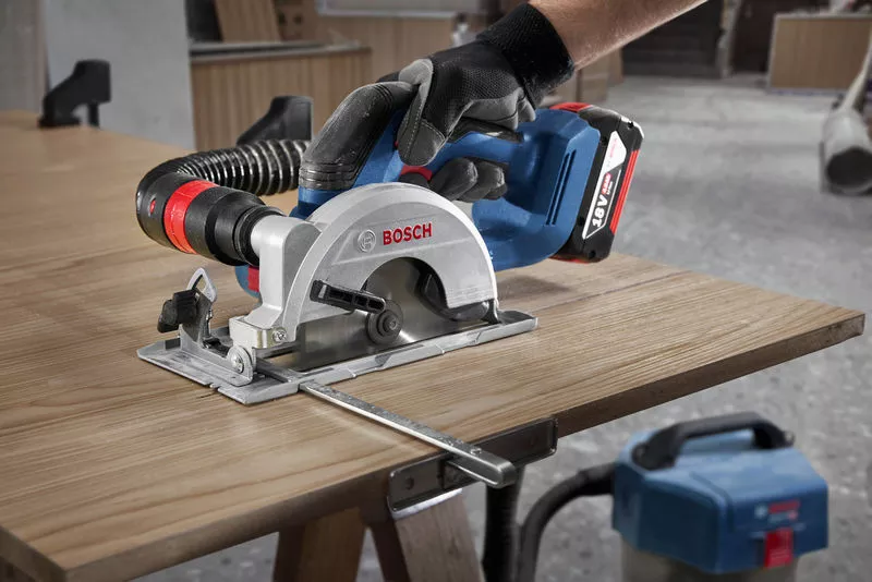 Giải Phóng Sức Mạnh Không Dây: Khám Phá Máy Cưa Đĩa Dùng Pin Bosch GKS 18V-44 Professional – Đồng Hành Cùng Mọi Công Trình!
