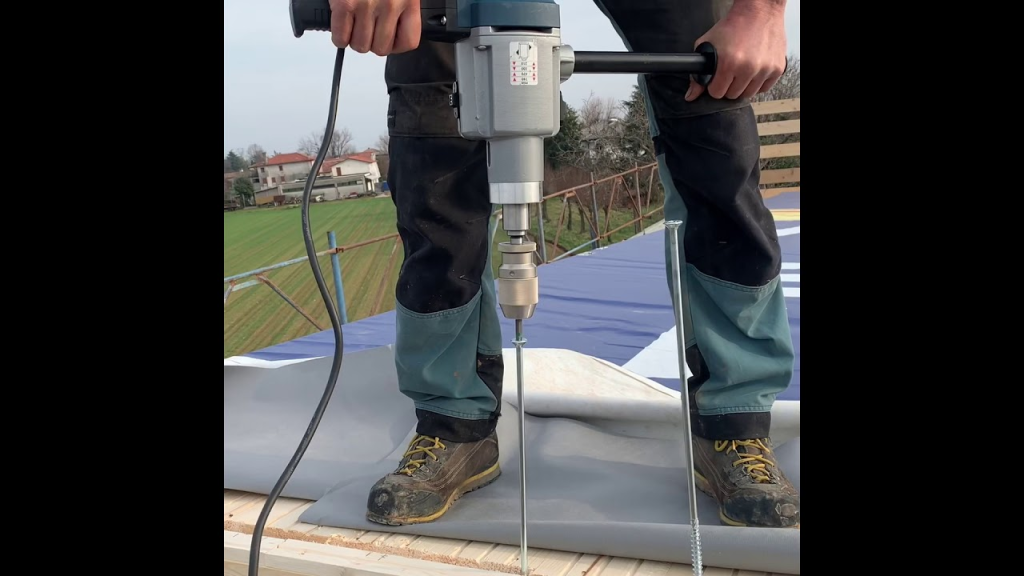 Khoan Lỗ Khổng Lồ: Máy Khoan Bosch GBM 32-4 – Sức Mạnh Bốn Cấp Tốc Độ, Chuyên Gia Về Lỗ Khoan Lớn!