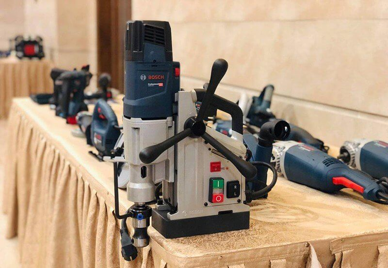 Khoan Sâu, Khoan Chuẩn: Khám Phá Sức Mạnh Vượt Trội Của Máy Khoan Từ Bosch GBM 50-2!