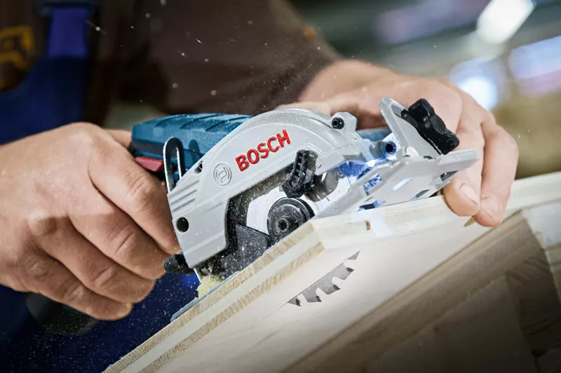 Nhỏ Gọn Vượt Trội, Sức Mạnh Bất Ngờ: Khám Phá MÁY CƯA GKS 12 V-LI (chưa kèm pin sạc) – Cứu Cánh Cho Mọi Đường Cắt Tinh Tế!
