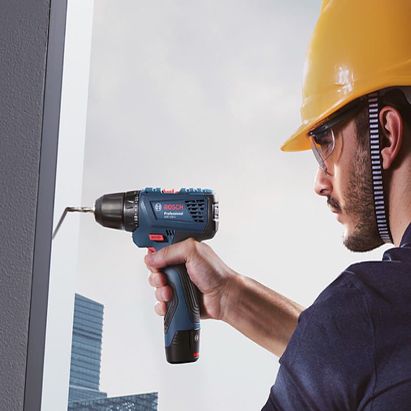 Quyền Năng Trong Tầm Tay: Khám Phá Sức Mạnh Đa Năng Của Máy Khoan Vặn Vít Dùng Pin 12V Bosch GSR 120-LI GEN II!