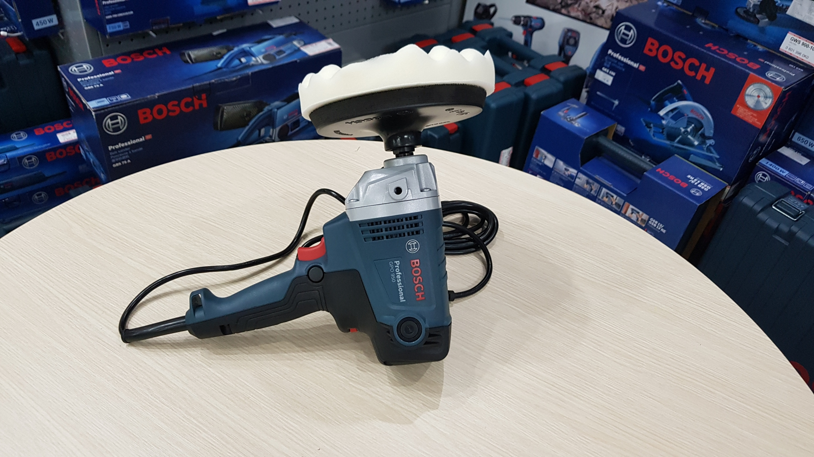 Bosch GPO 950: Đánh Bóng Chuyên Nghiệp, Hiệu Suất Tối Ưu