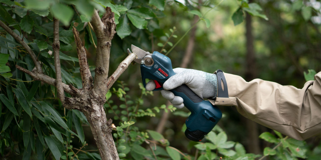 Kéo Cắt Tỉa Cành 12V Bosch Pro Pruner: Hiệu Quả Vượt Trội