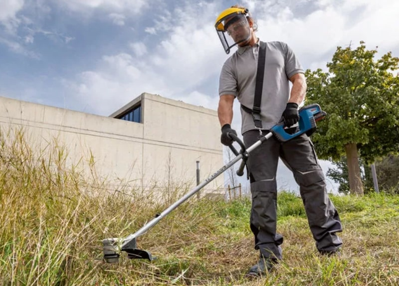 Máy Cắt Cỏ Bosch GFR 18V-23: Sức Mạnh Vượt Trội, Vườn Xanh Sạch