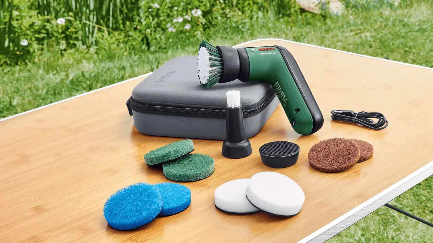 Máy Cọ Rửa Đa Năng Bosch UniversalBrush: Làm Sạch Mọi Ngóc Ngách