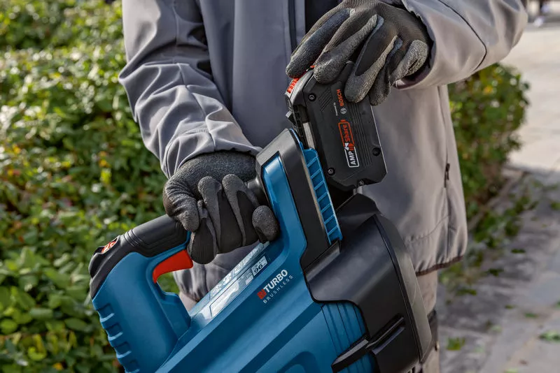 Tự Do Vô Hạn: Máy Thổi Dùng Pin Bosch GBL 18V-750 - Bosch Chính Hãng